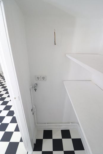 Frisch sanierte 2-Zimmer Altbauwohnung im Brüsseler Kiez | mit Balkon – Kammer