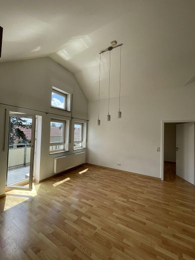 Helle gepflegte Maisonette-Wohnung – Wohnen-/ Esszimmer mit Balkon