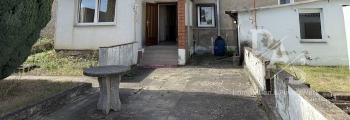 Handwerker gesucht! Sanierungsbedürftiges Einfamilienhaus mit großem Grundstück und Nebengebäuden
