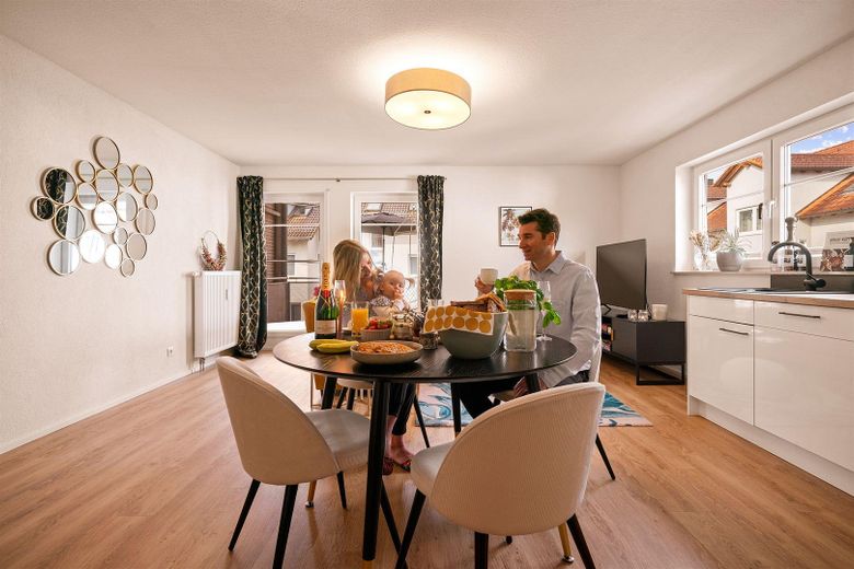 Tymczasowe zamieszkanie nad Jeziorem Bodeńskim: umeblowane mieszkanie 1-pokojowe, 1.000 € z opłatami, plaża w zasięgu spaceru – Essplatz mit Küche