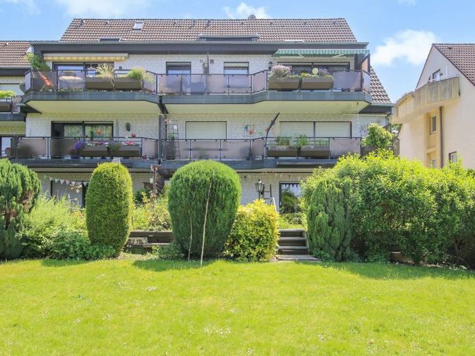 Freigezogene Maisonettewohnung mit ca. 110 m²,zwei Balkonen &Tiefgaragenstellplatz in Essen-Frintrop – Foto 1