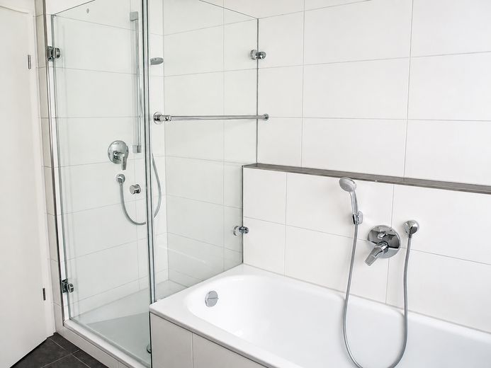 Neuwertige 3 Zimmer Wohnung in 88250 Weingarten – Badezimmer