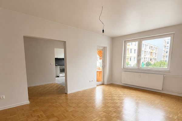 HH-Bramfeld’de yenilenmiş, ışık alan 2,5 odalı daire