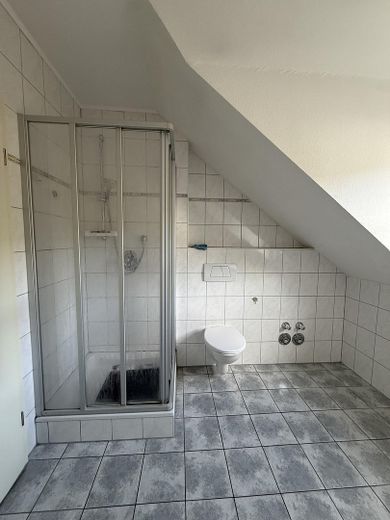 Charmant appartement de 3 pièces dans un quartier calme à Lohr-Sendelbach – Badezimmer