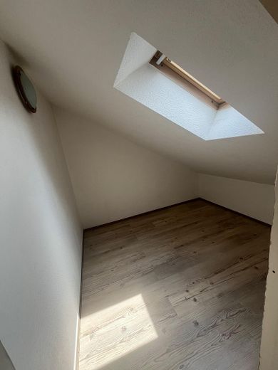 Luminoso appartamento duplex di 4 locali con balcone DA SUBITO SOLO CON WBS – Foto 6