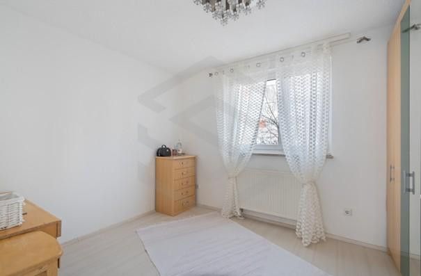 Haus am Tillypark, kommen sehen und staunen. Direkt vom Eigentümer! – Zimmer 1.OG