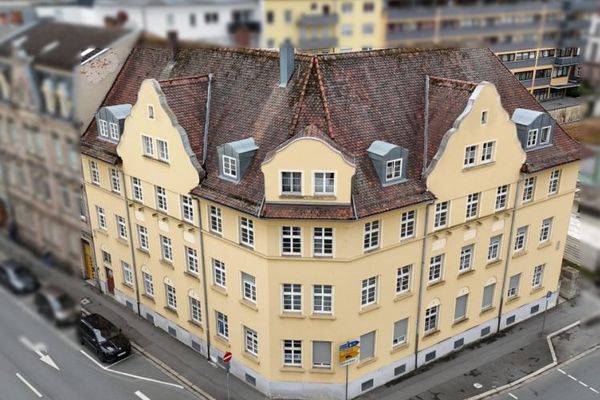Exklusives Dachgeschoss-Juwel in Kulmbach: Historischer Charme trifft auf solide Kapitalanlage