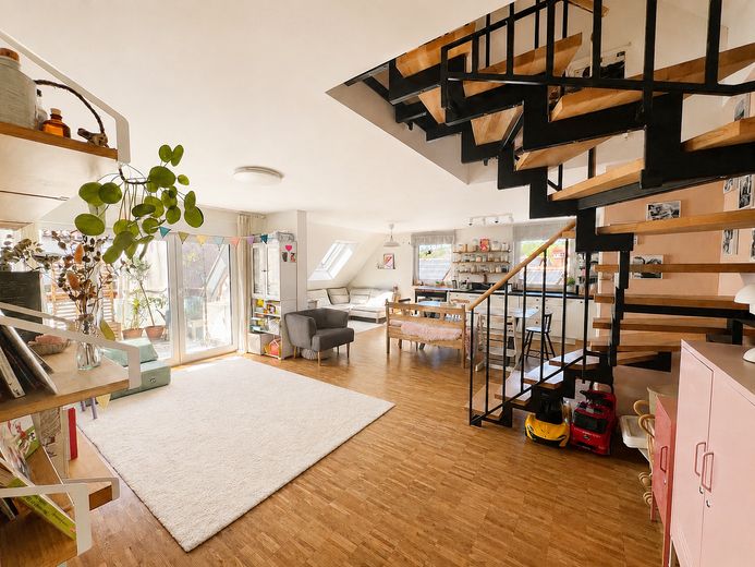 Moderna maisonette di 4 locali con ampia terrazza sul tetto nel centro del paese – Foto 1
