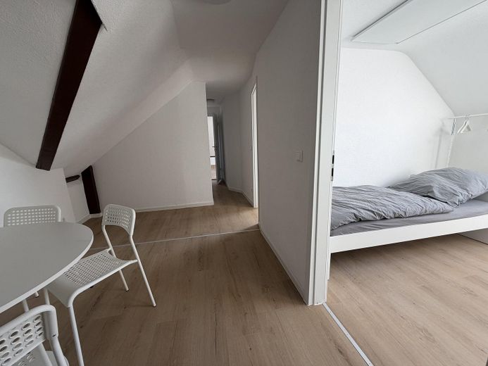 Camera ammobiliata in appartamento condiviso per 3 persone (centro città di Heilbronn) Ristrutturata nel 2025 – Flur Richtung Zimmer 1