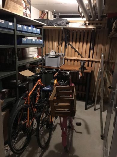 Ruhige 4-Zimmer-Wohnung, ohne Provision, von Privat, nahe Erholungsgebiet mit Südbalkon – Keller, Traum für Handwerker