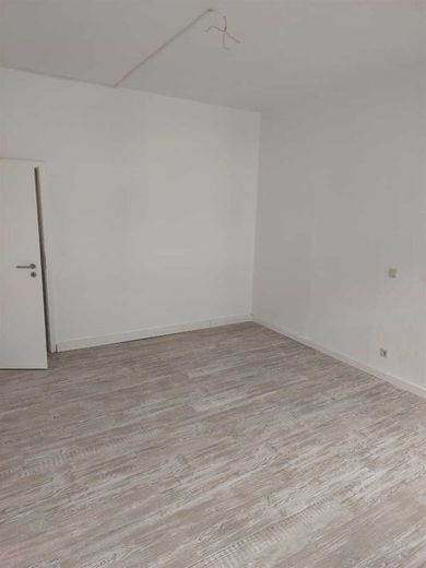 Großzügige 4-Zimmer mit EBK, Laminat, 2xBädern, Wanne und Dusche in guter Lage! – Musterfoto Wohnung obendrüber