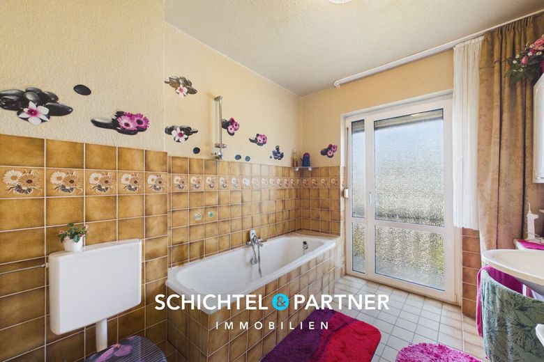 Ohlenhof | Ansprechendes Reihenmittelhaus mit Balkon und Terrasse – S&amp;P | Badezimmer
