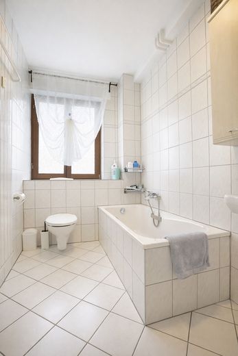 Provisionsfrei: Wohn- und Geschäftshaus Frankfurt-Seckbach mit vielseitiger Nutzung – Foto 16