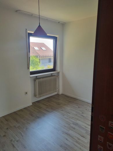 Provisionsfreies Einfamilienhaus in wunderschöner Lage – Kind/Büro OG