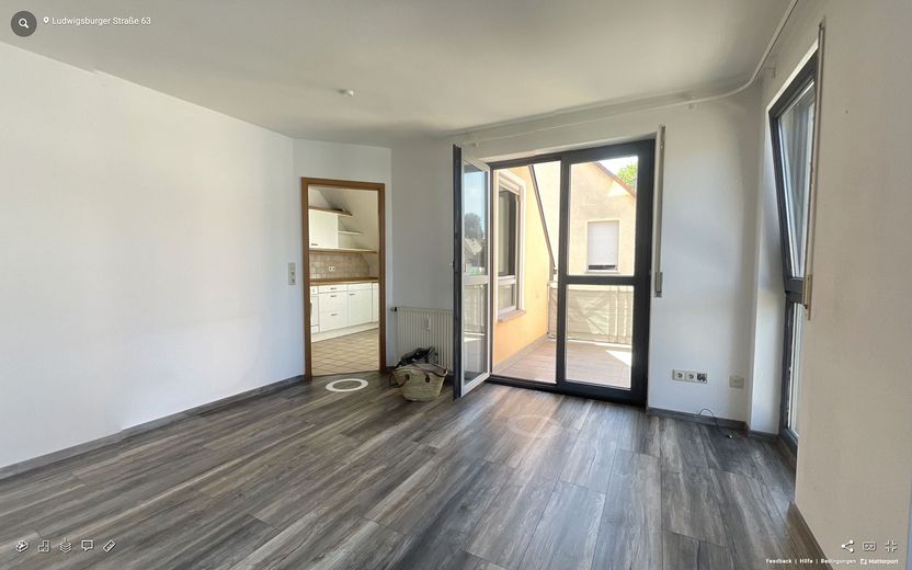 Wohnzimmer Blick Küche Balkon