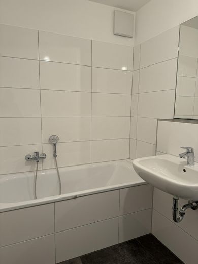 3Zi Wohnung in beste Lage Frechen – Bad / Kind