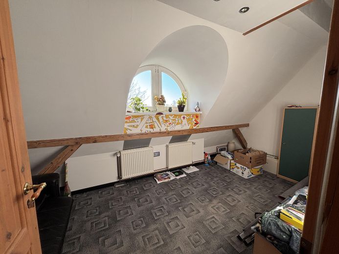 Haus, Bauernhaus, Landhaus, ländliches Idyll in ruhiger Lage. Ein Landhaus , das die Seele berührt – Zimmer im Spitzboden