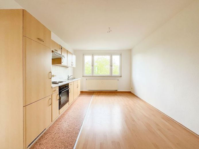 Su nuevo hogar: apartamento renovado con cocina equipada en una zona tranquila – Foto 1