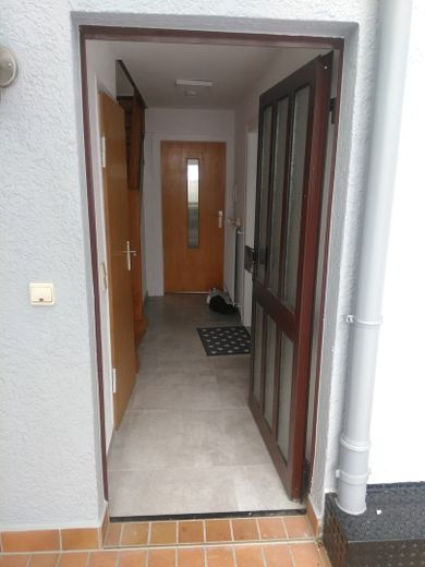 (105-02) möbeliertes 1 Zimmer in 2 er WG (Küche-Dusche-WC) in ruhiger Lage – Foto 4