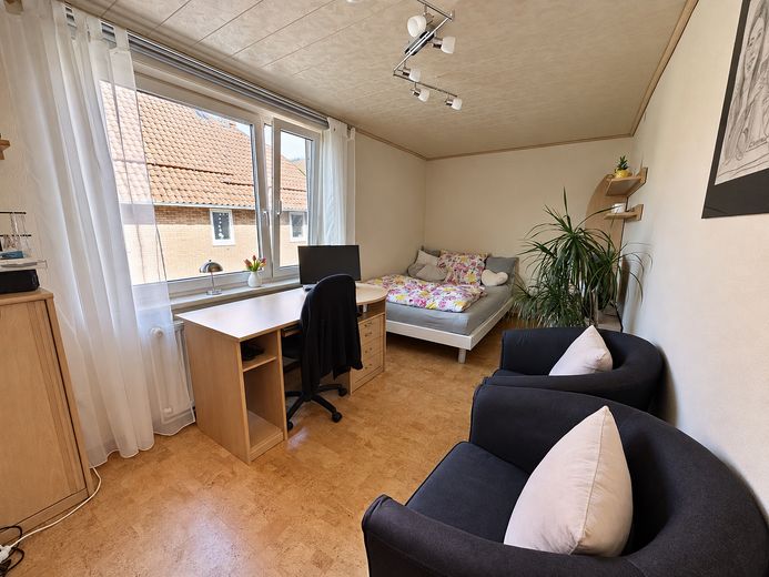 Two-family house with two garages and a large garden in Berka – Kinderzimmer OG
