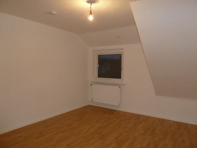 Schlafzimmer zum Garten hin 