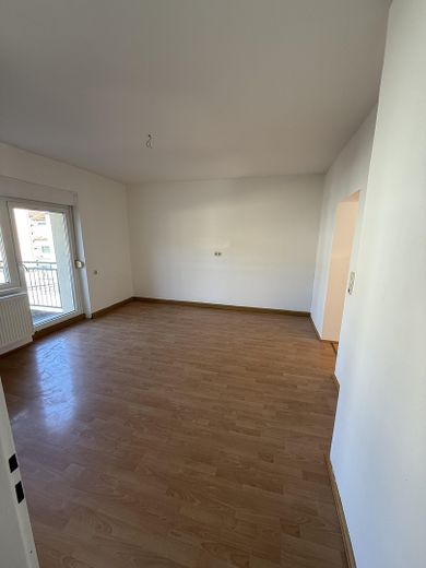 4-Zimmer-Wohnung mit 2 Balkonen in zentraler Lage von Schweinfurt – Küche & Balkon 2