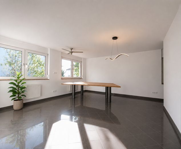Wohnen & Arbeiten unter einem Dach – 479 m², 2 Wohnungen, Büros + Halle und Garten – Büro, Wohnung B