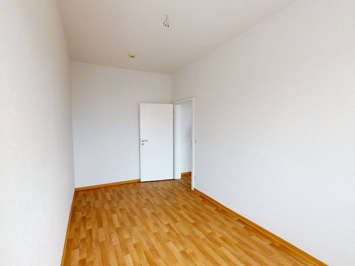 **LIVE RENT-FREE FOR 3 MONTHS** A place to feel at home: Bright 3-room apartment with a bathroom featuring natural light – Ansicht II: Schlafzimmer II