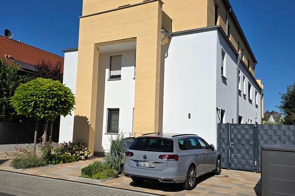 Unique roof terrace apartment - 3-family house - first occupancy