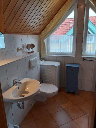 Ferienhaus mit eigenem Bootssteg im Hafendorf Rheinsberg – Badezimmer