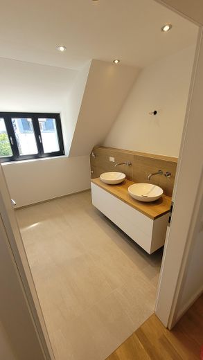 Вілла в стилі модерн, капітально відремонтована: 3 кімнати, 109 м², тераса на даху біля Графенберзького лісу – Фотографія 7