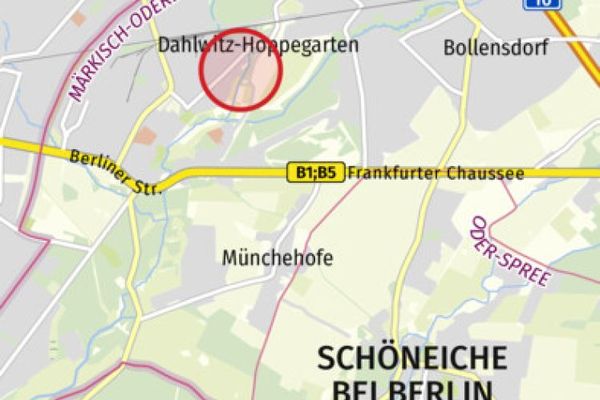 IMMOBERLIN.DE - Großzügiges Baugrundstück am Wald bei der Pferderennbahn