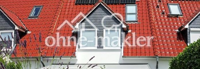 Casa a schiera adatta alle famiglie in vendita in periferia