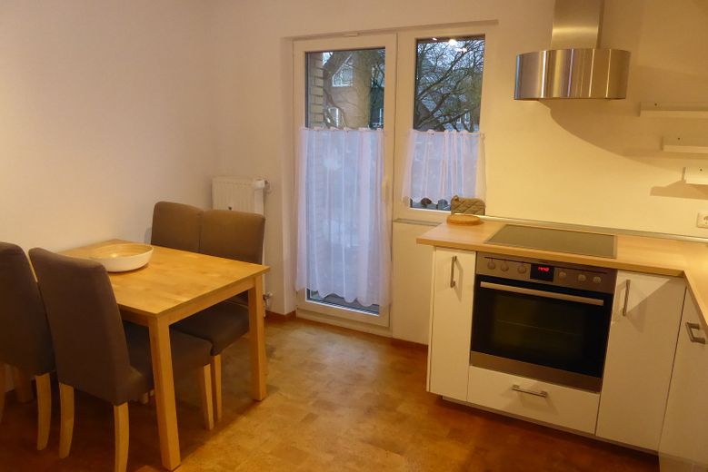 55m² Maisonette Wohnung - U-Bahn nah und im Grünen – Wohnküche