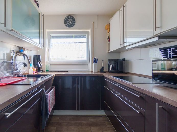 MURRHARDT: Tip Top renovierte 3 Zi-Wohnung - schöne Einbauküche - Balkon. – Bild 6