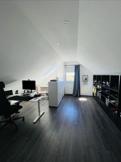 Provisionsfrei: Helle Maisonette mit Erker, Garage & Südbalkon in Salzgitter Fredenberg – Dach