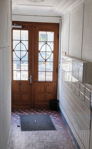 Umfassend renovierte Wohnung im Jugendstilgebäude, provisionsfrei – Hausflur
