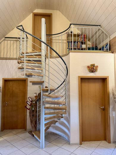 Appartement en duplex avec galerie unique, balcon orienté sud et vue dégagée sur la vallée de la Bibert – Photo 1