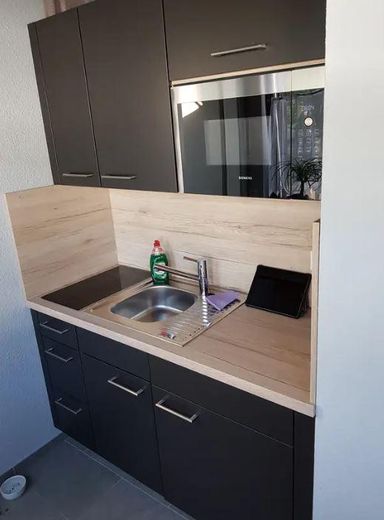 Moderne 1ZM Wohnung *MIT KLIMAANLAGE* in zentraler Lage in Hattersheim – Küche