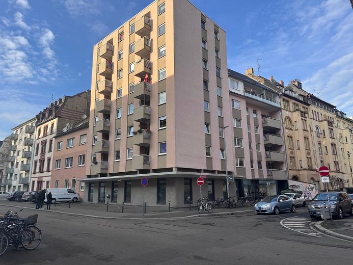 Neustadt ile Zollhafen arasında balkonlu, cazip 3 odalı daire – Haus von Außen