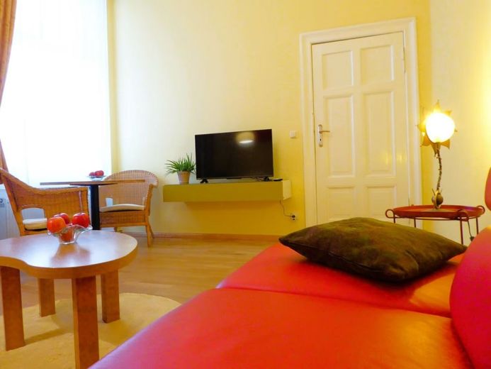 2-Zimmer-Altbau-Apartment mit Küche in Kreuzberg – 74509fb0-d413-48ce-9c17-0f5b46593343