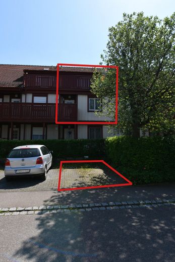 Außenseite Nord mit Stellplatz