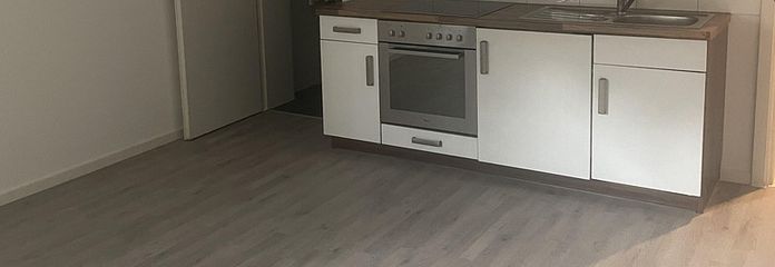 1 Zimmer mit EBK und kleiner Terrasse Nähe Uni und Hauptbahnhof – Küche