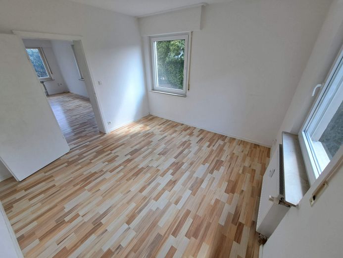 Gartenanteil  + Terrasse + Hobbyraum am Rande von Rudersberg – Zimmer