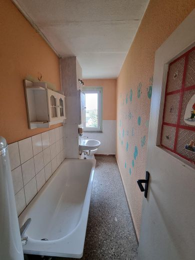 Von Privat: Mehrfamilienhaus mit 24WE in Gemeindekern von 02959 Schleife – Wohnung Beispiel