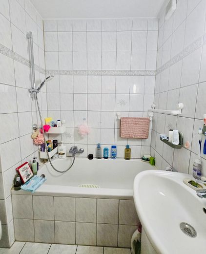 Helle 3-Zimmer-Wohnung mit Balkon in Ratingen-Zentrum, 59 m² – Bad