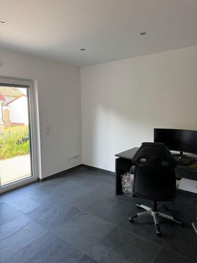 Tolle DHH in einer weitläufigen Lage – Foto 2