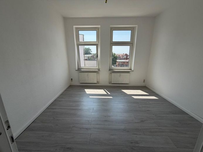 Erstbezug nach Sanierung: helle 3-Zimmer Altbau Whg. mit EBK im Herzen der Stadt – Schlafzimmer