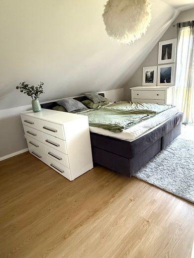 Modernes freistehendes Einfamilienhaus von 2019 mit großem Garten, zentral – Foto 6