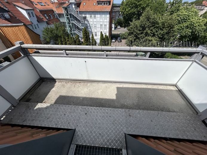 Schnell sein! Helle 2-Zimmer-Wohnung mit zwei Balkonen! – Foto 1